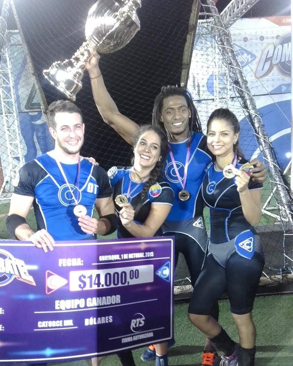 Equipo AZUL Combate Ecuador