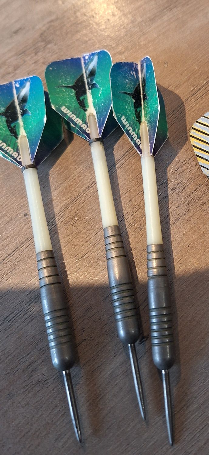 Looking for some old style Keith deller darts . They got a smooth