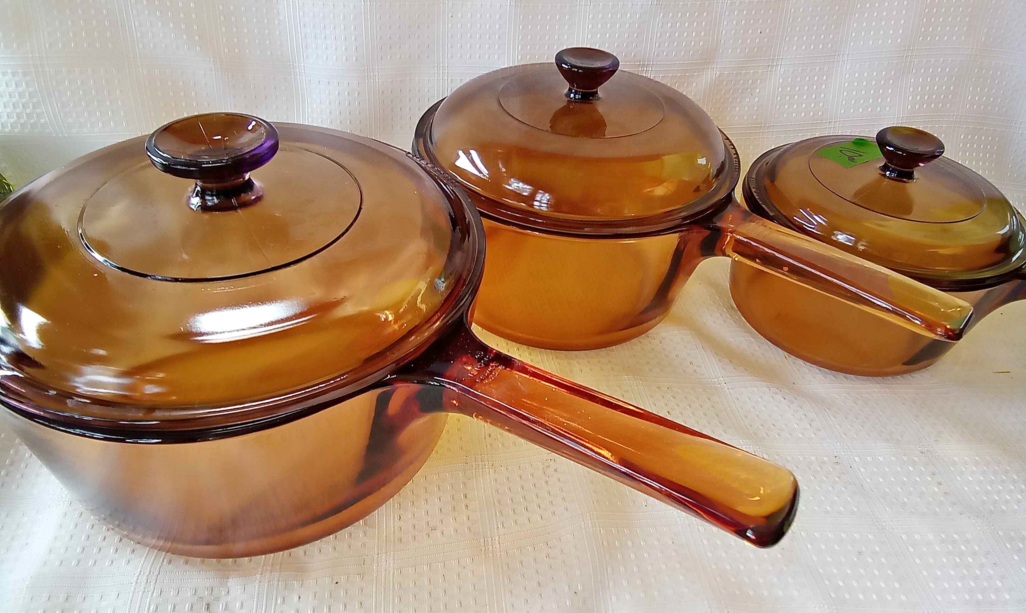 Chaudrons pyrex visions 1 litre $10,1.5 litre $15 et le 2.5 litres $20 ...