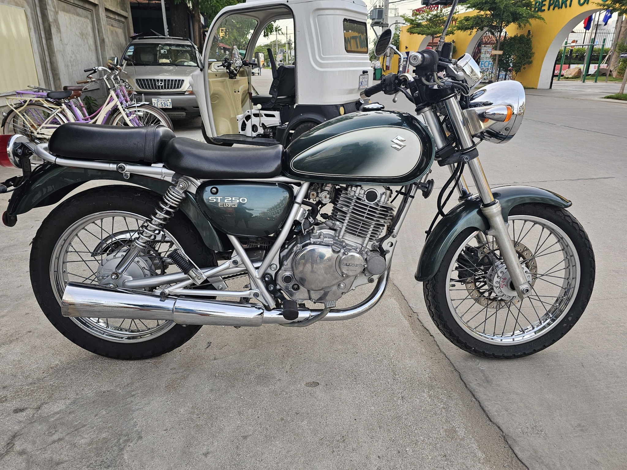 Suzuki ST 250 Fi from Japan 2012 2xxx$ Tax paper 095 586886 ; 010 