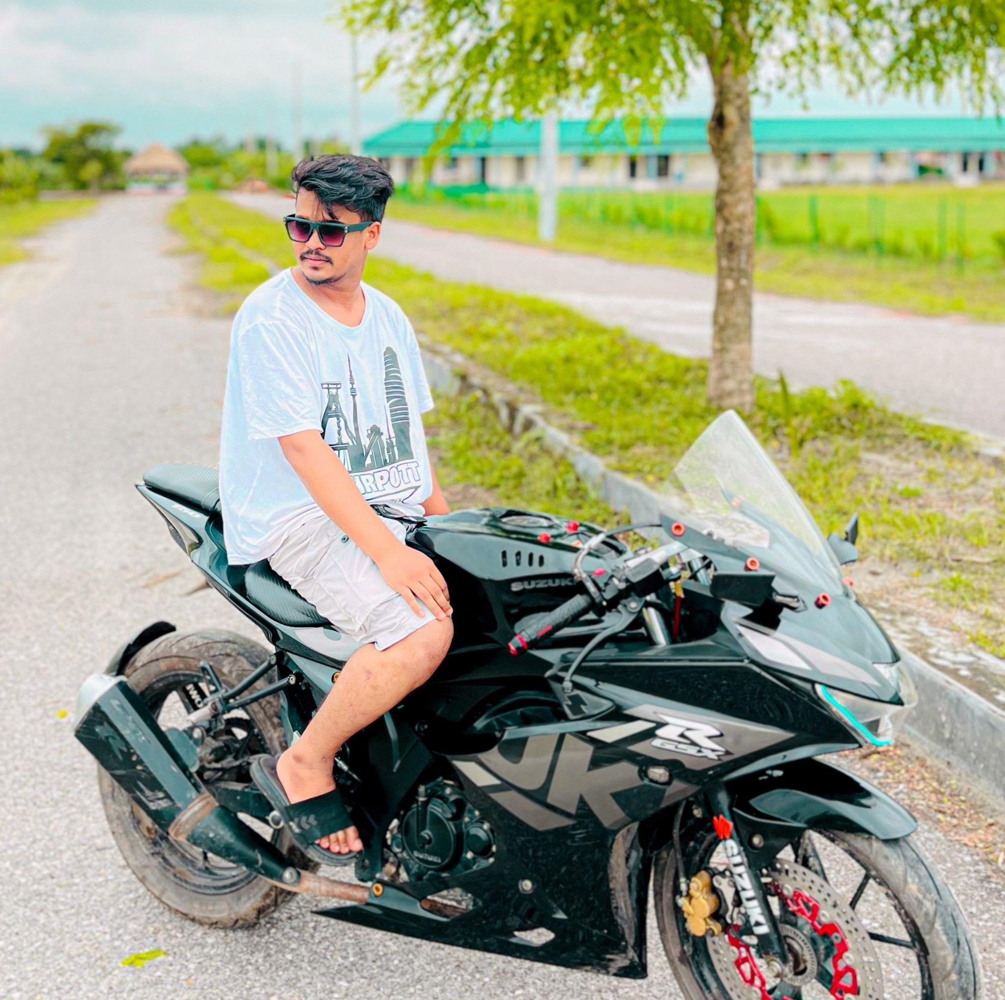 Some feelings are understood only by my bike and the night.😌 | Ariyan ...