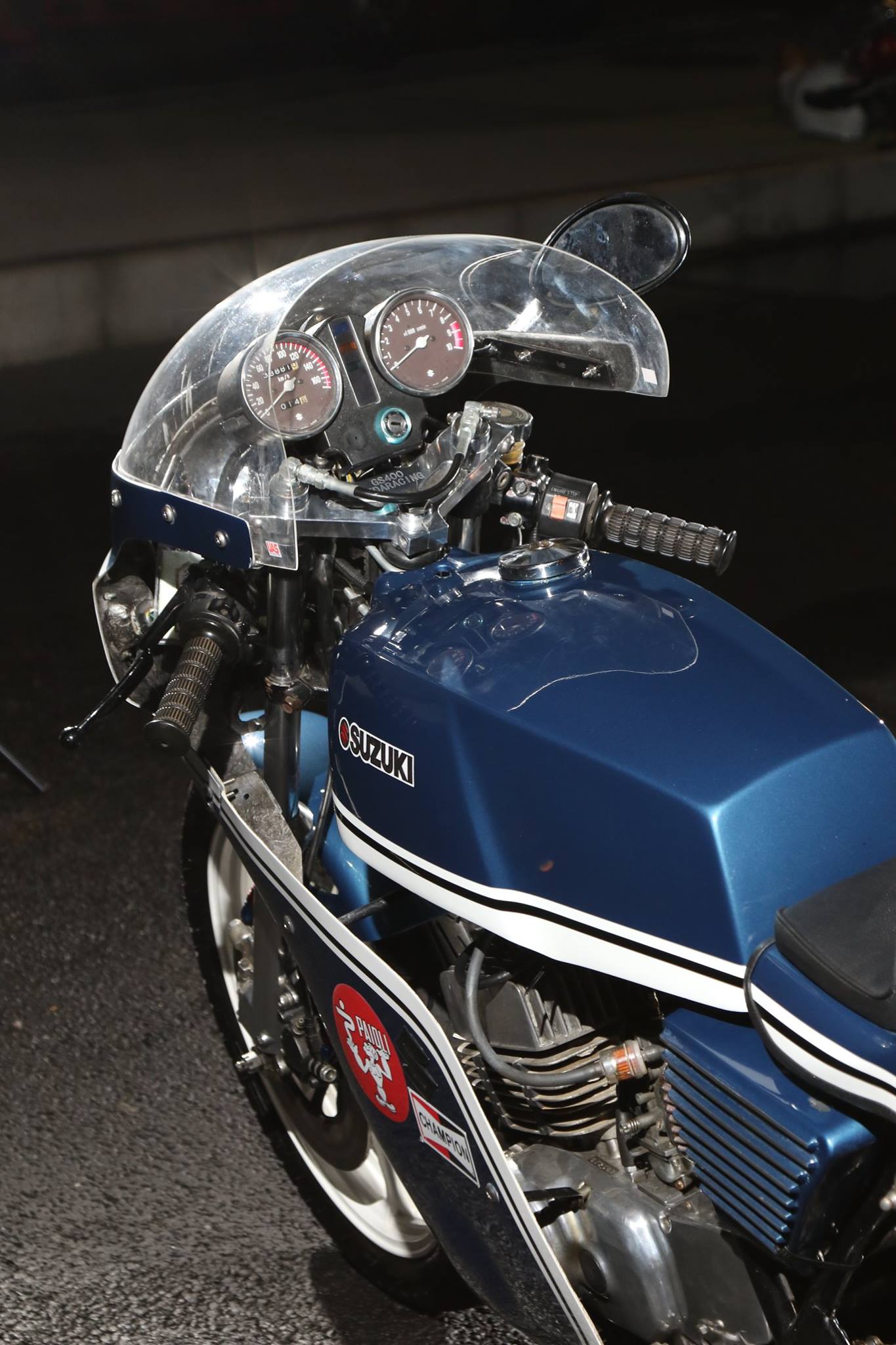 本日の1台はSUZUKI RG250E 流用パーツだらけのカフェレーサー OWNER