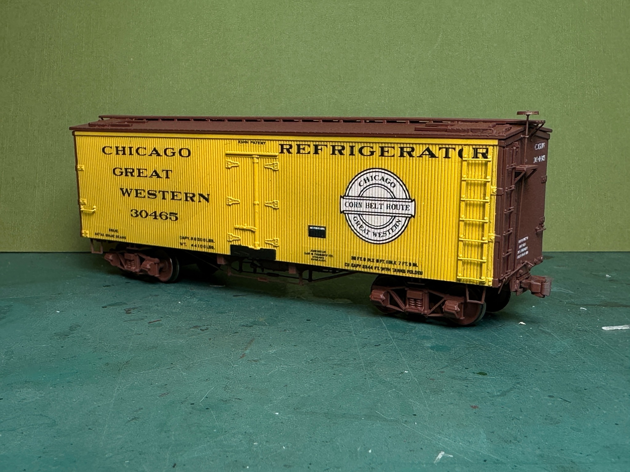 Central Of New Jersey Steam Locomotive Dulux Yellow Liberty Herald - D