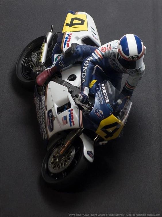 Freddie Spencer's 1985 Rothmans Honda 1/12 scale model