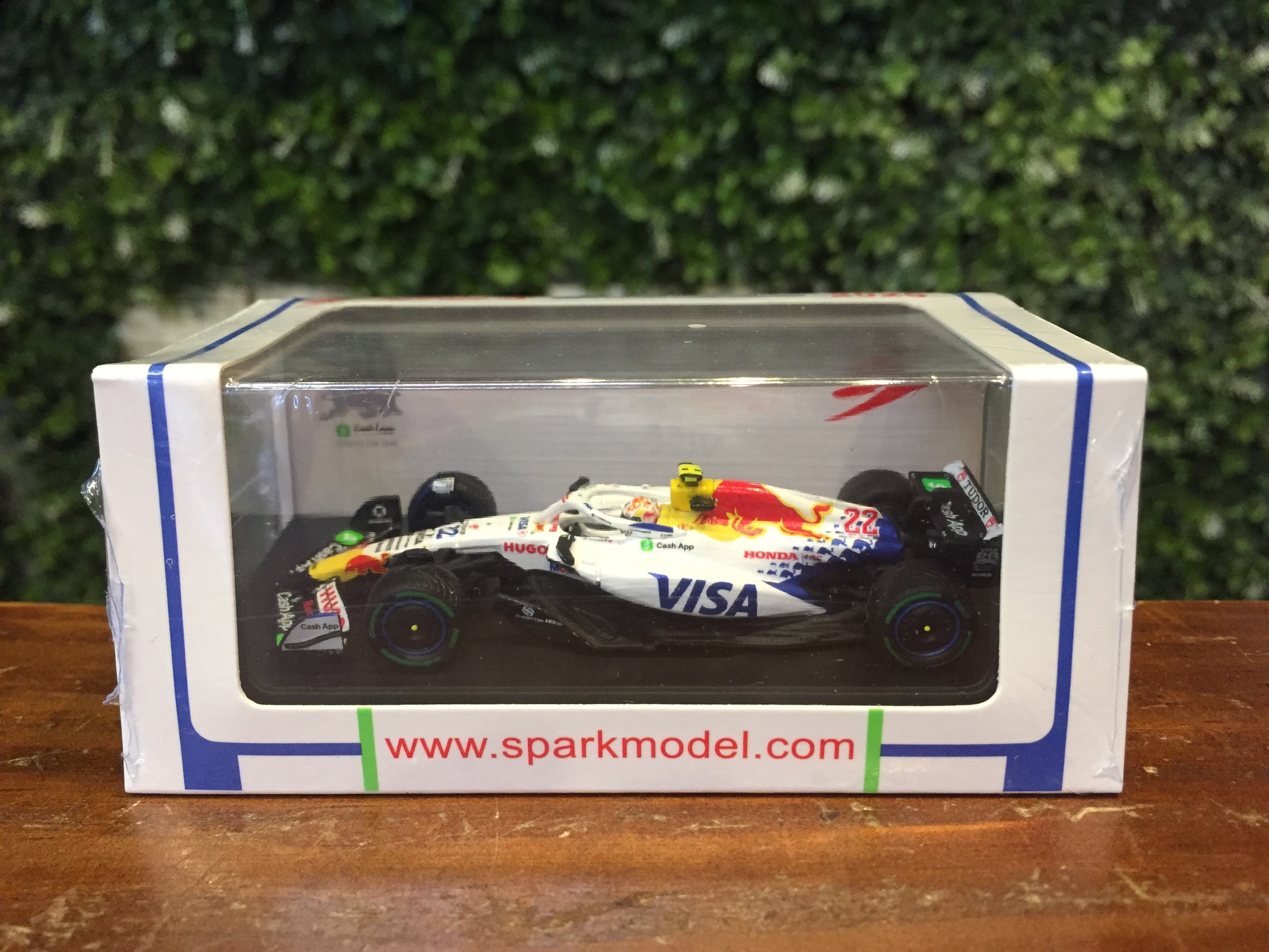 Spark 新到貨New Arrivals! 1/64 Racing Bulls VCARB 02 Yuki Tsunoda