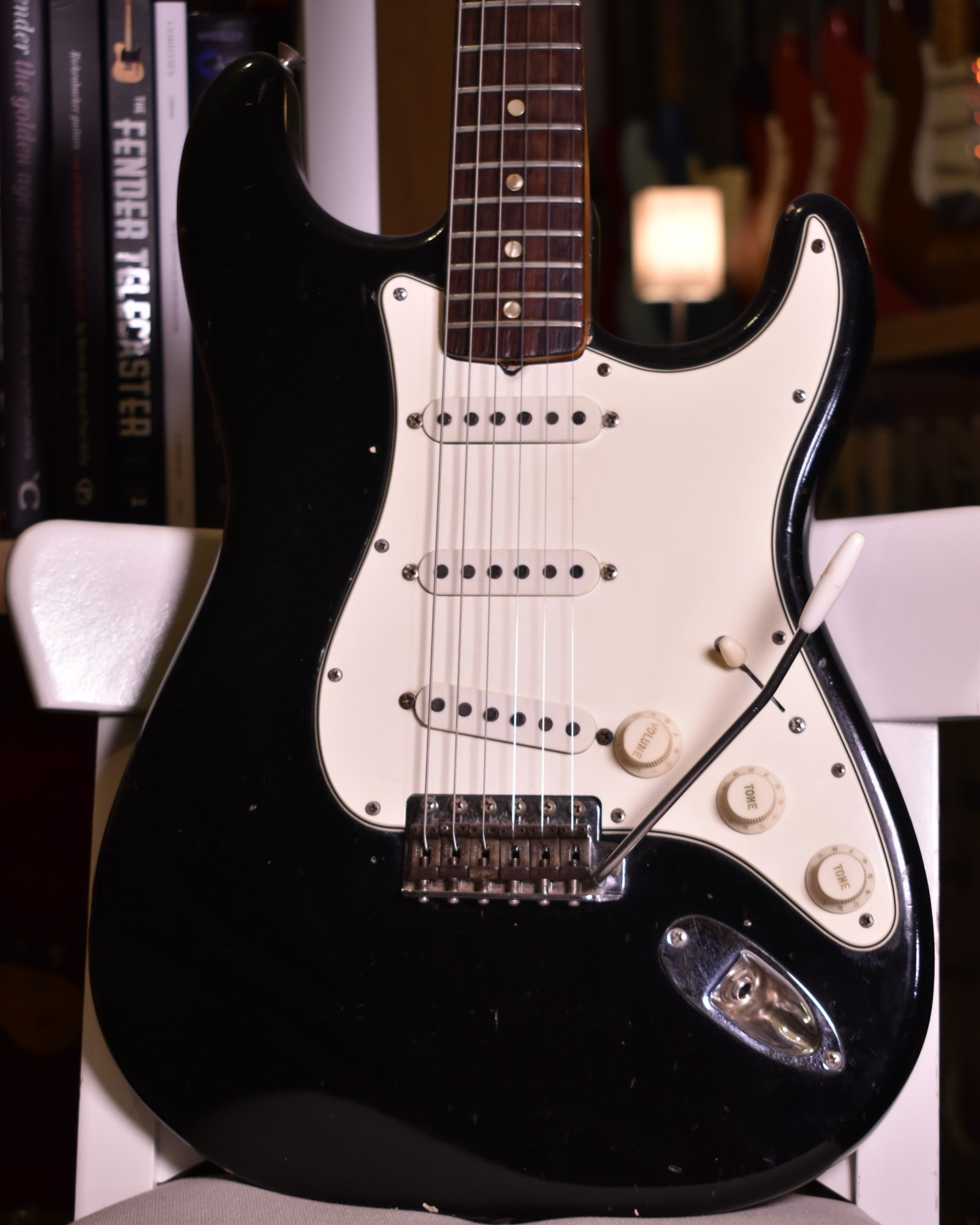 ⭐ 1966 FENDER STRATOCASTER BLACK ⭐ Here's a FANTASTIC sounding