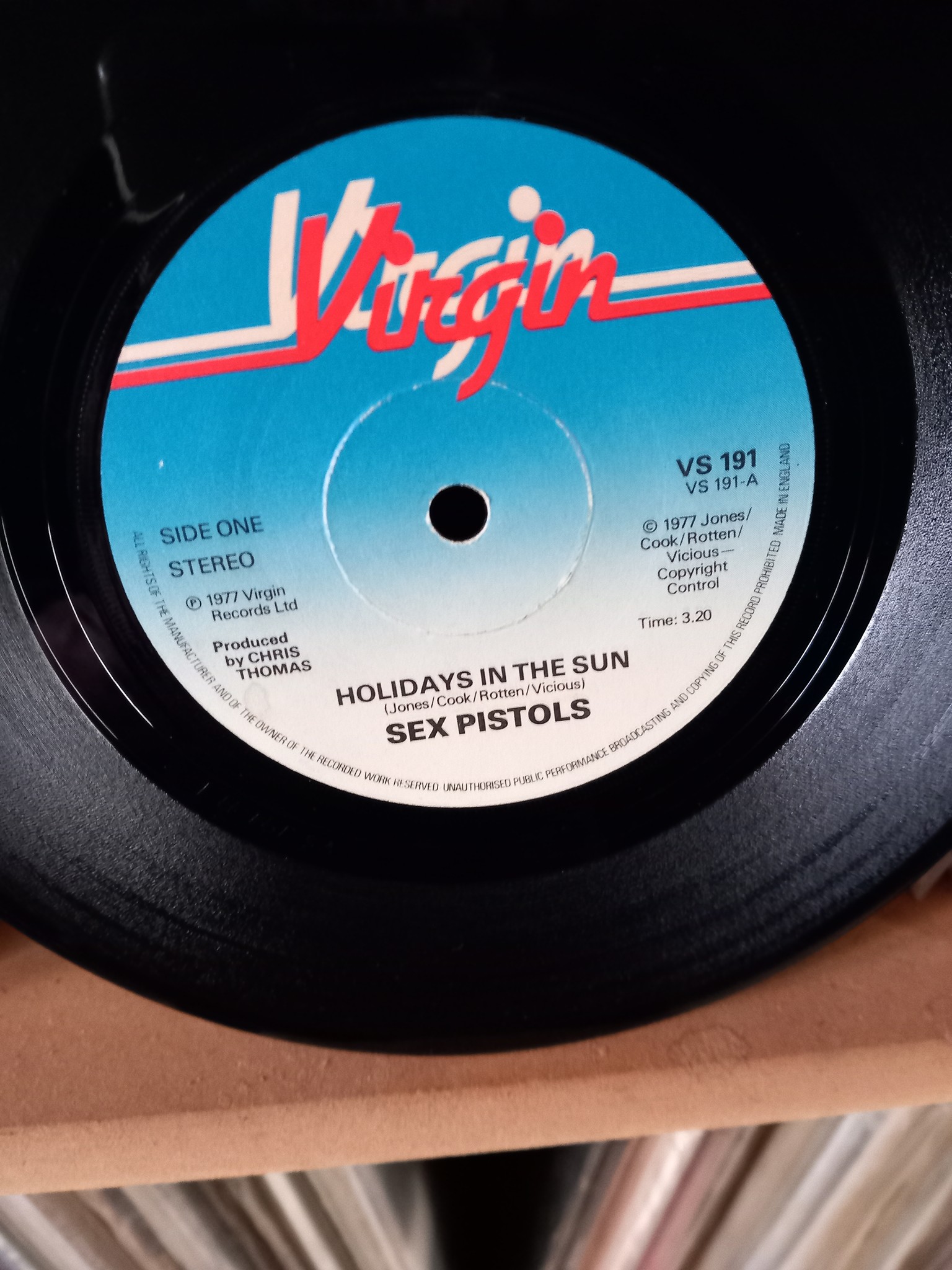 Holidays in the sun Satellite Sex pistols 7in