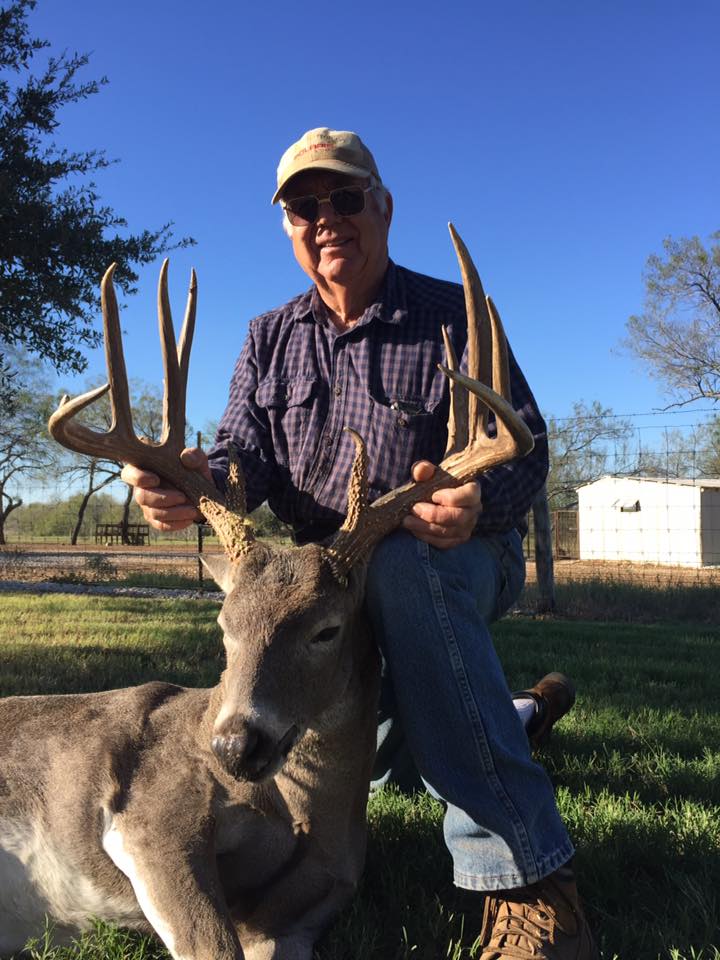 Rocking 4 Whitetails | Jourdanton TX
