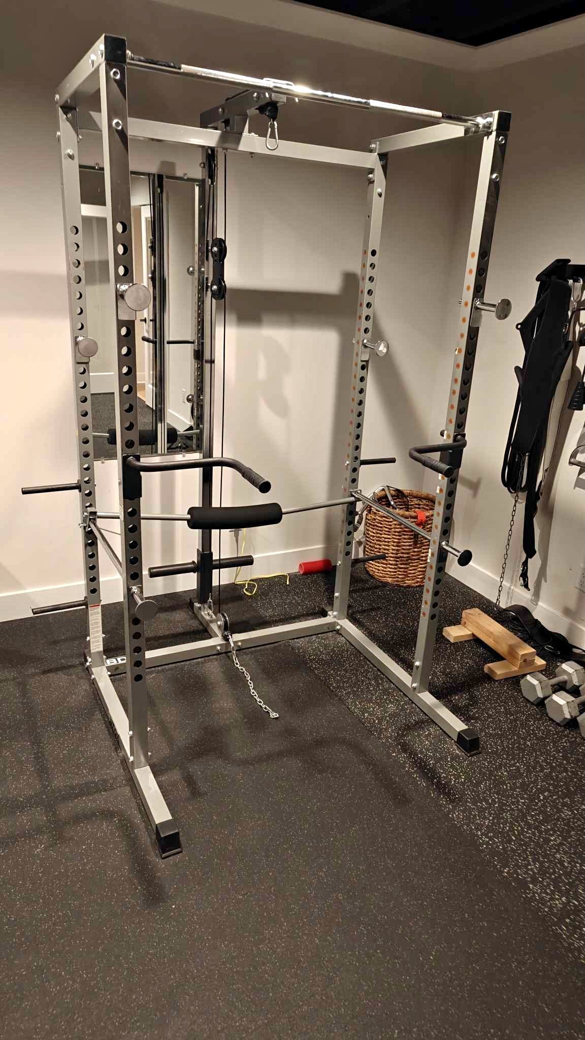 Valor Fitness BD-7 Power Rack – 2x2 Steel – Excellent Condition – Lat ...