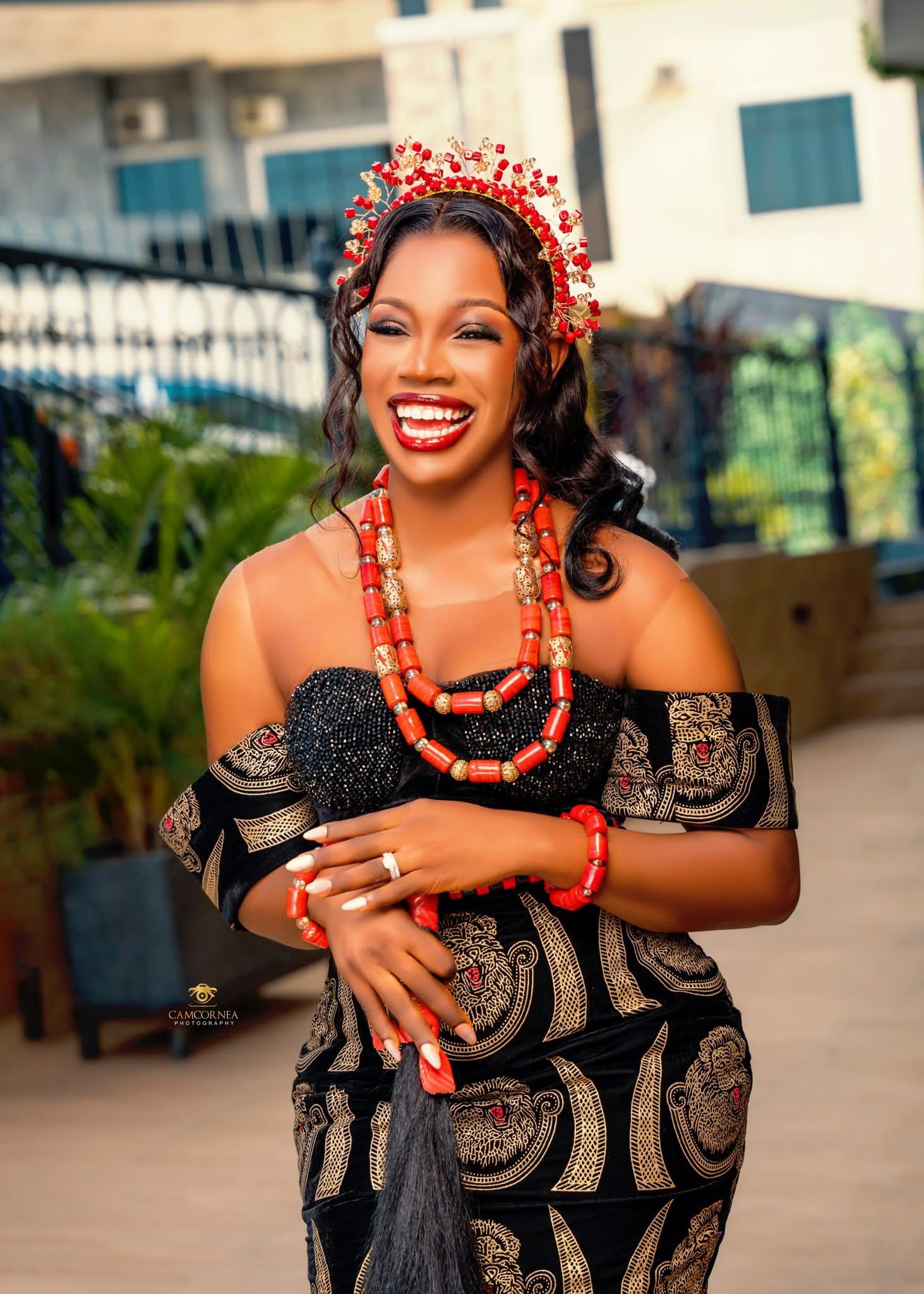 igbo traditional dressing for ladies She didn't just wear an outfit, she wore her heritage 👑 wear done to perfection. Drop a 🔥 if you love this look 🔥🔥🔥🔥 Outfis: Made Nice atf-sm-2.28.25