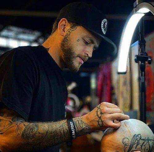 F Sur le fréro 🙏 @fond.noir.tattoo Contactez moi par message privé pour ...