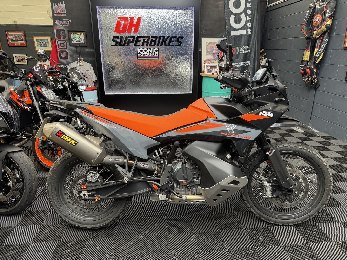 Ktm 890 adventure 2500 miles with akrapovic exhaust