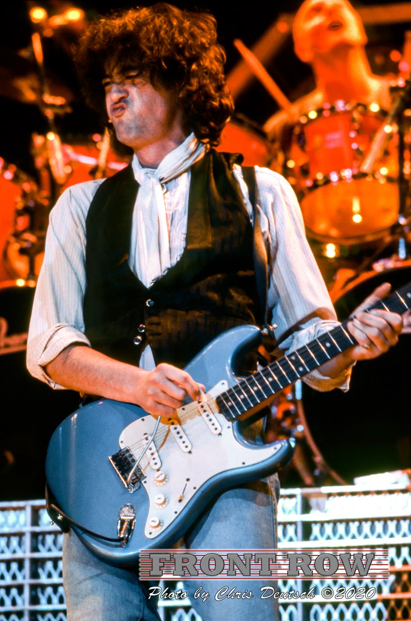 Tony Franklin with Jimmy Page at The Firm concert in 1985