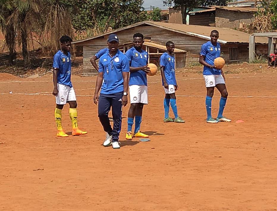 MERCI Football Club de... - MERCI Football Club de Yaoundé