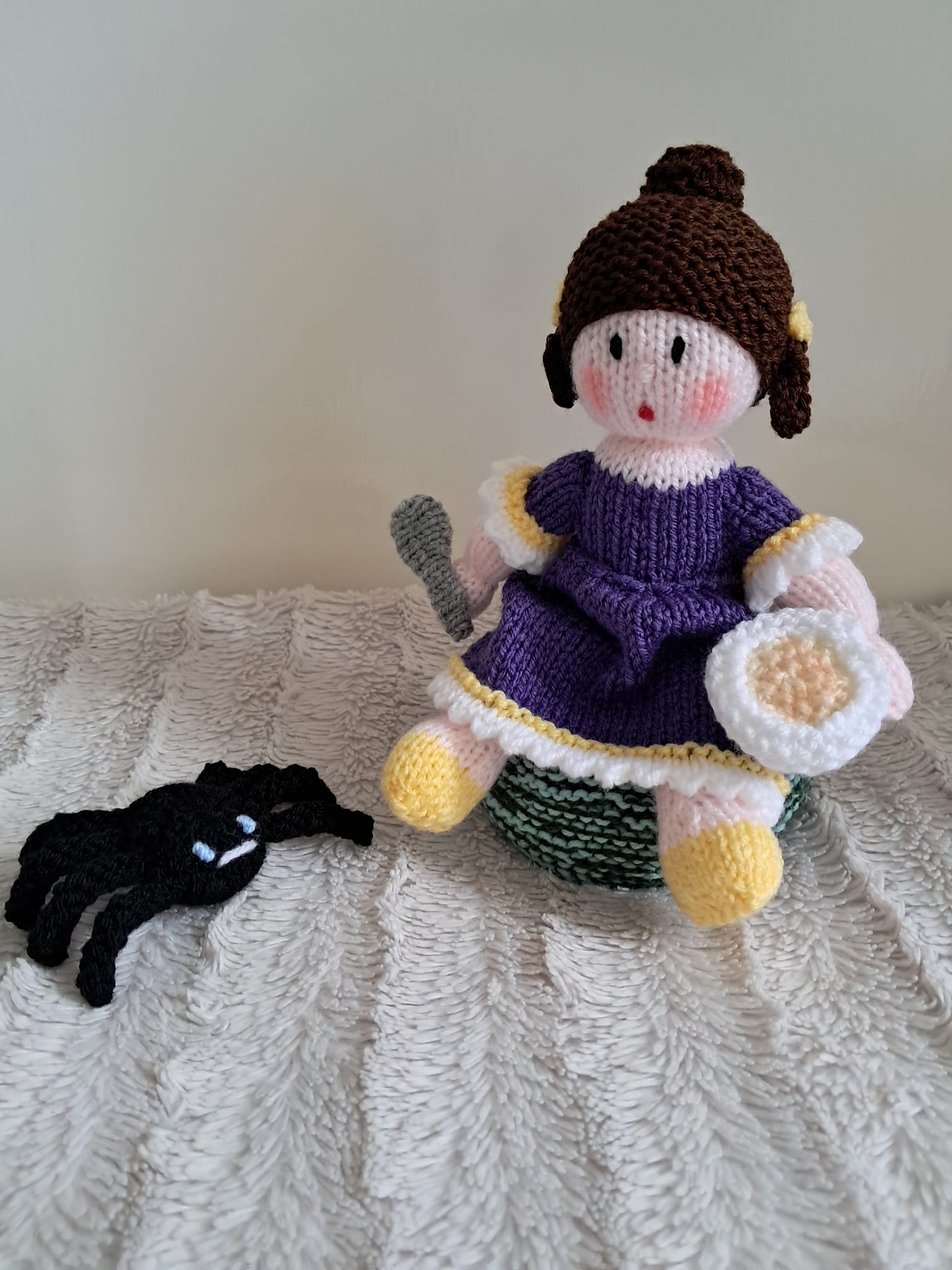 Knitted nursery rhymes by Sarah Keen