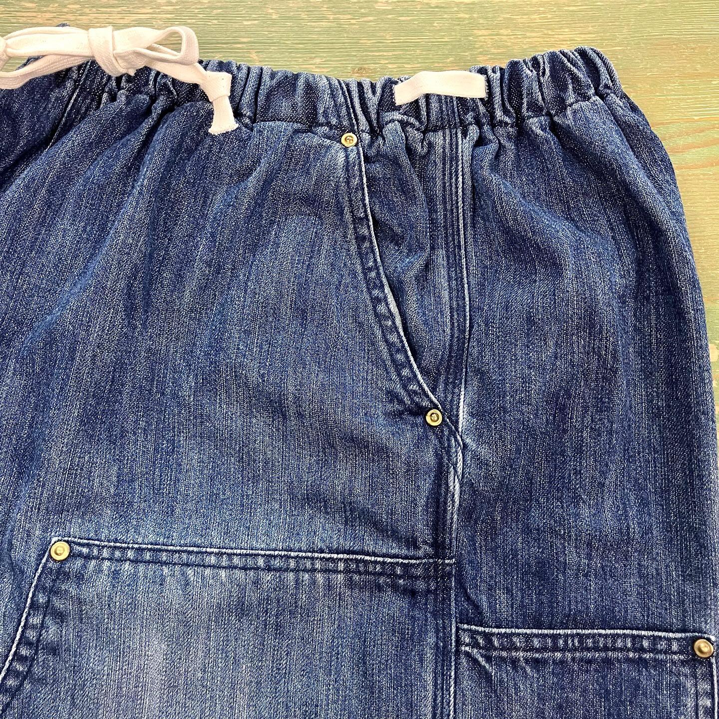 KENNETH FIELD ]の新作から、