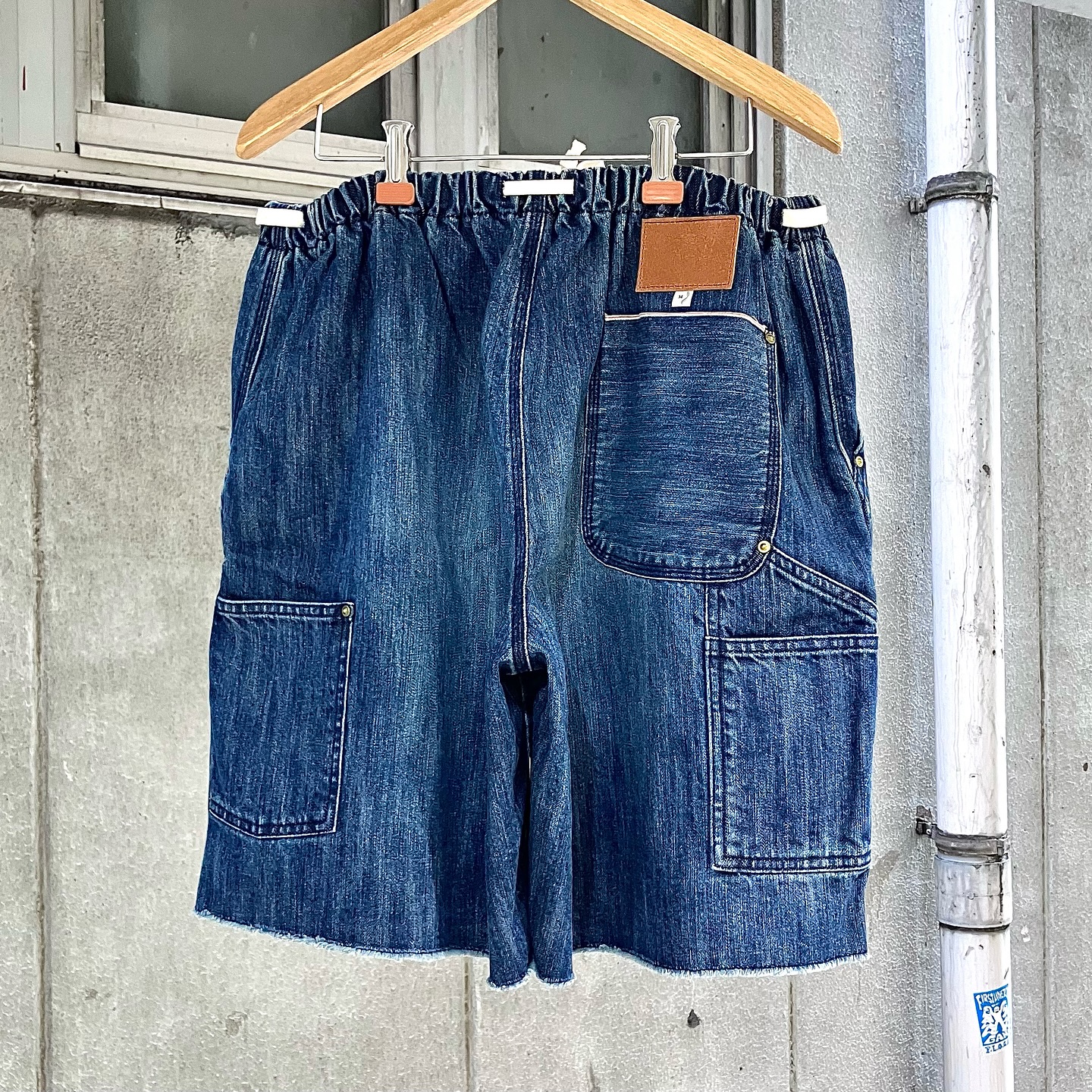 KENNETH FIELD ]の新作から、