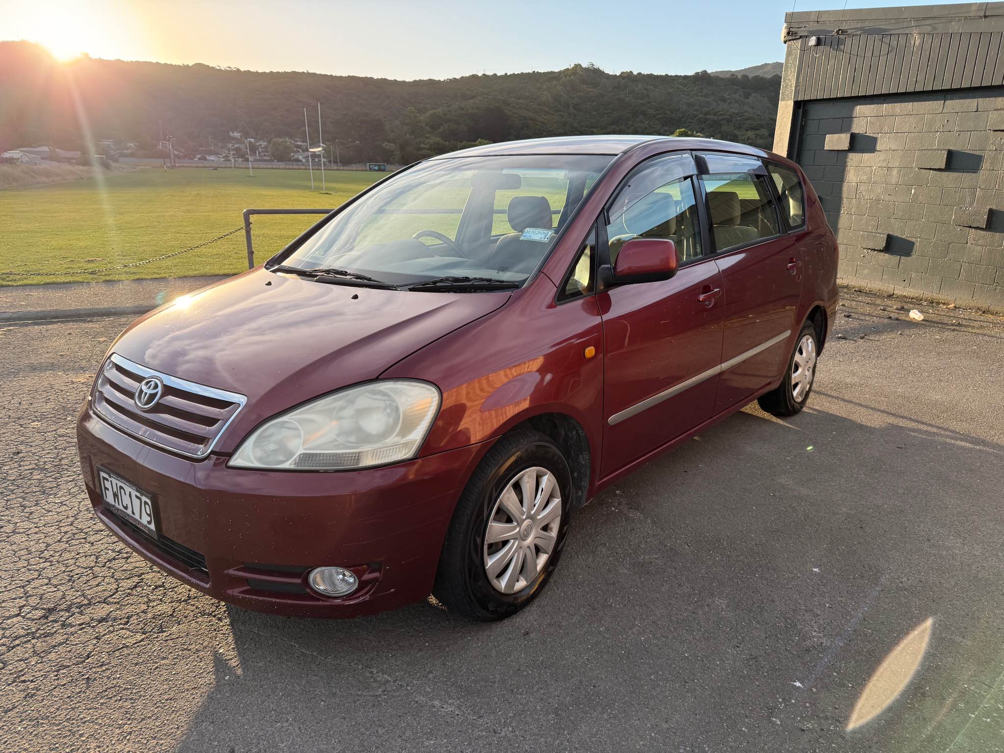 Toyota Ipsum 2003 model 2400cc Automatic transmission Dark