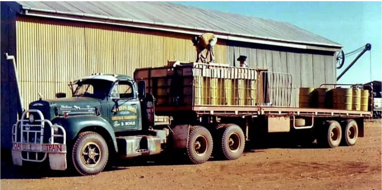 Min - MEMORY LANE MONDAY If you’re thinking this photo swung straight ...