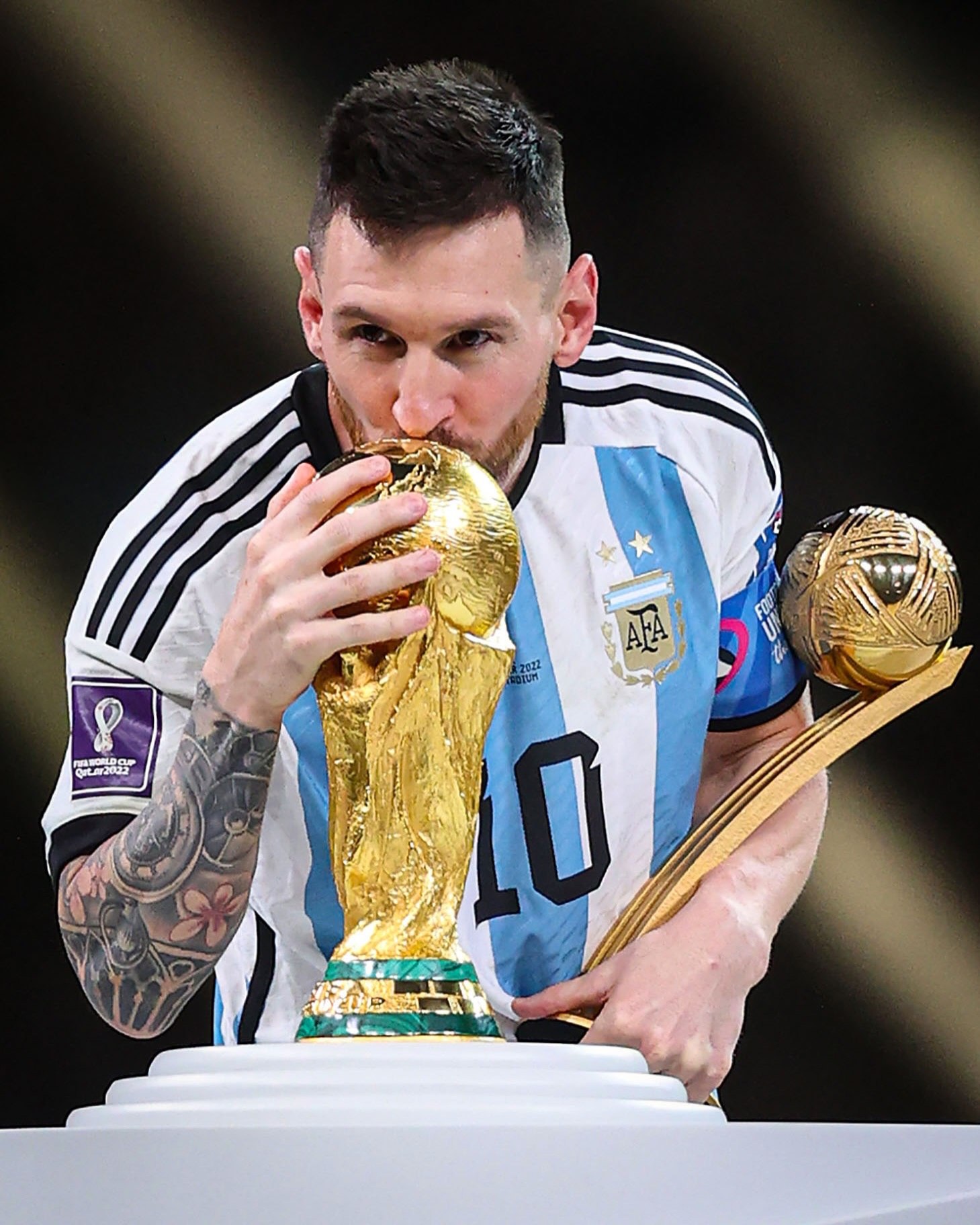 🇦🇷 #メッシ がアルゼンチン代表引退を発表！👏 自身のSNSで「あの