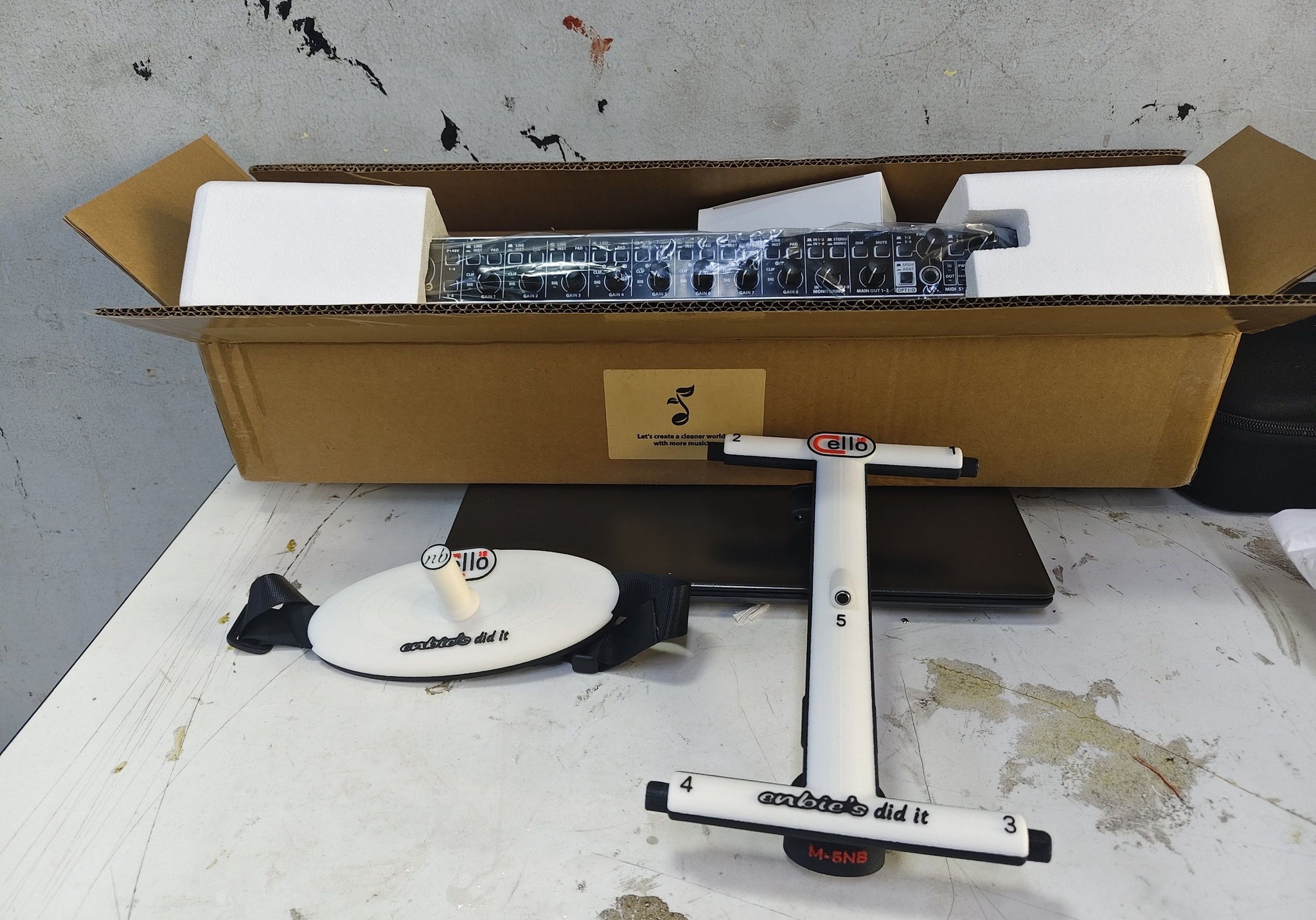 Class - Used Audison millennium Power 5 . 5 channel ampifire