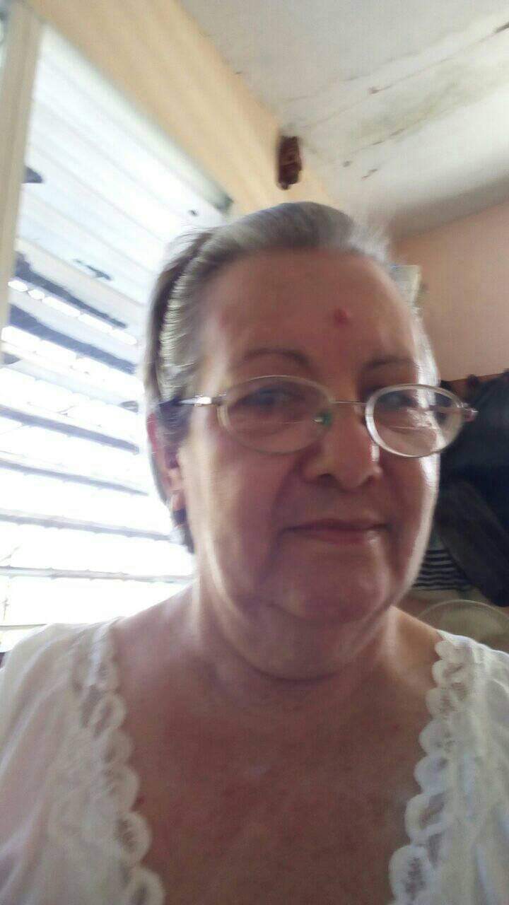 Efer - La familia Sabancı se sorprendió cuando Hande Erçel y Ker...Ver ...