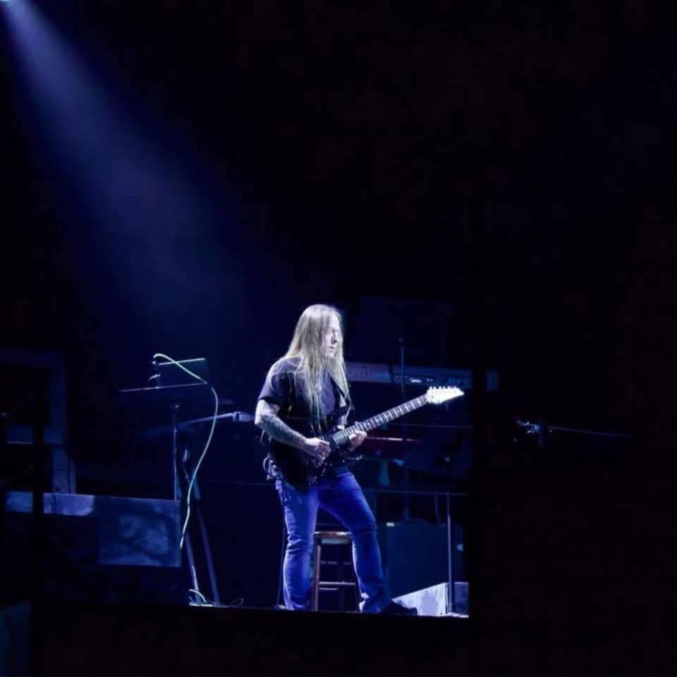 Learn an easy A minor arpeggio shape on guitar This short lesson shows ...