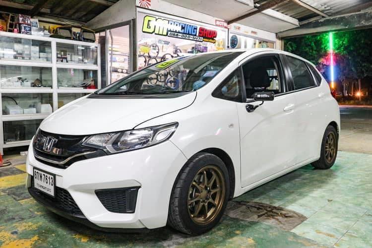 🚗 jazz GK ขาวหล่อ 👍🏻🙏🏻🎉 🔰 craft square GT คาร์บอนแท้ โหนกใหญ่ จ๊อยสปริง ...