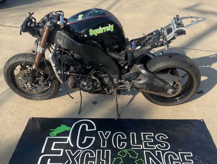 Parting Out ‼️ 2008 Kawasaki ZX-10 ‼️Compatible fit 2008-2010