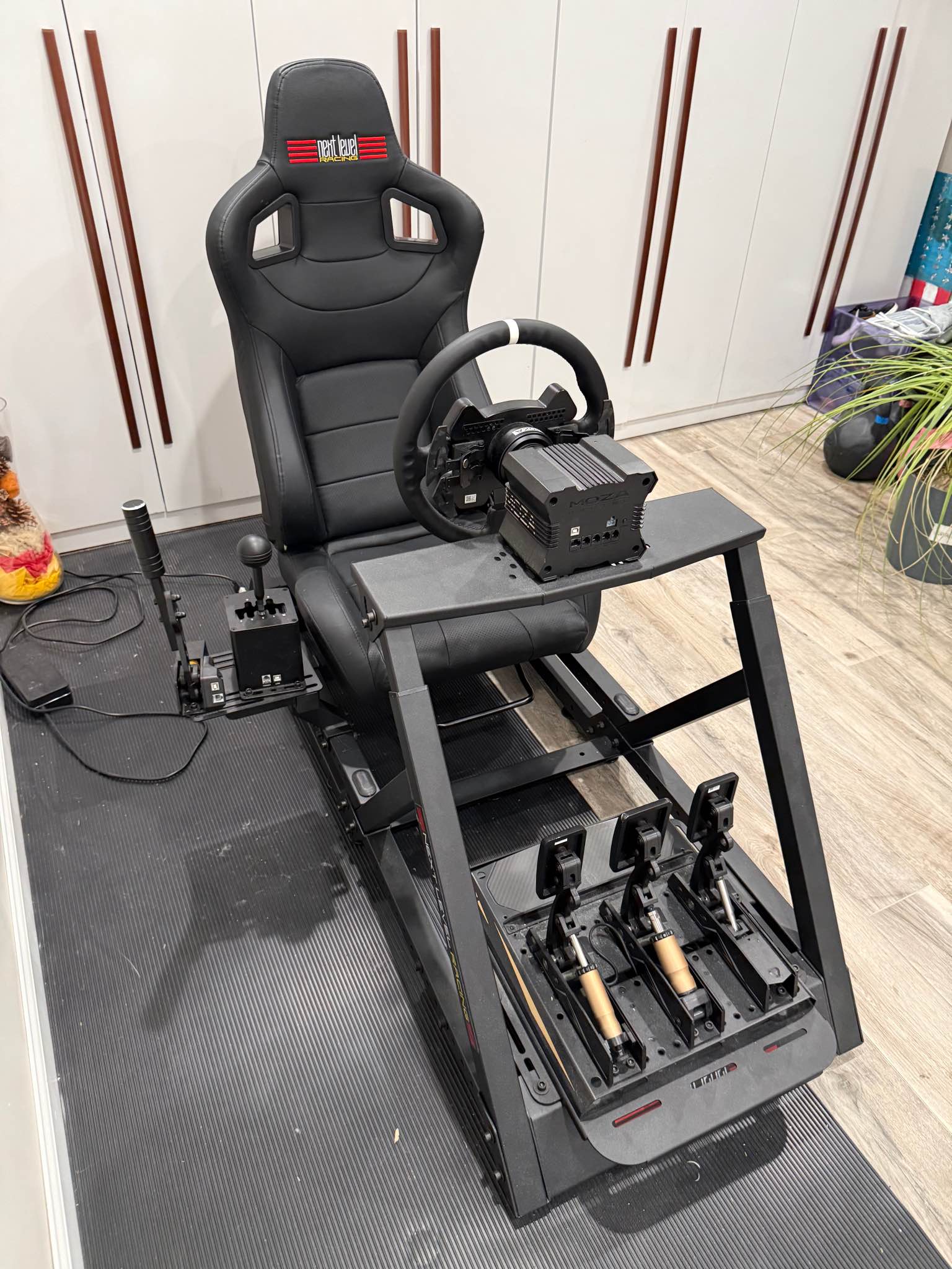 MOZA Sim Racing Rig – R9, CRP2 Pedals, KS & CS V2P Wheels, Shifter ...