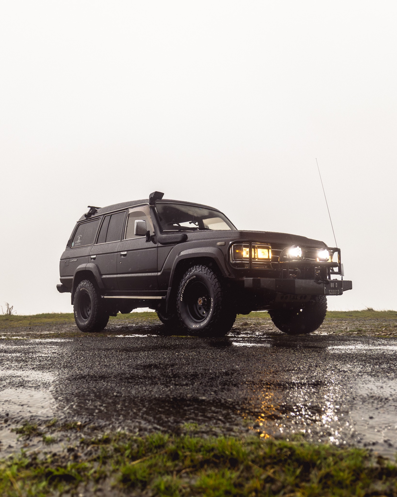 A true classic! 🔥 The 1988 Toyota Land Cruiser HJ61 is here, and