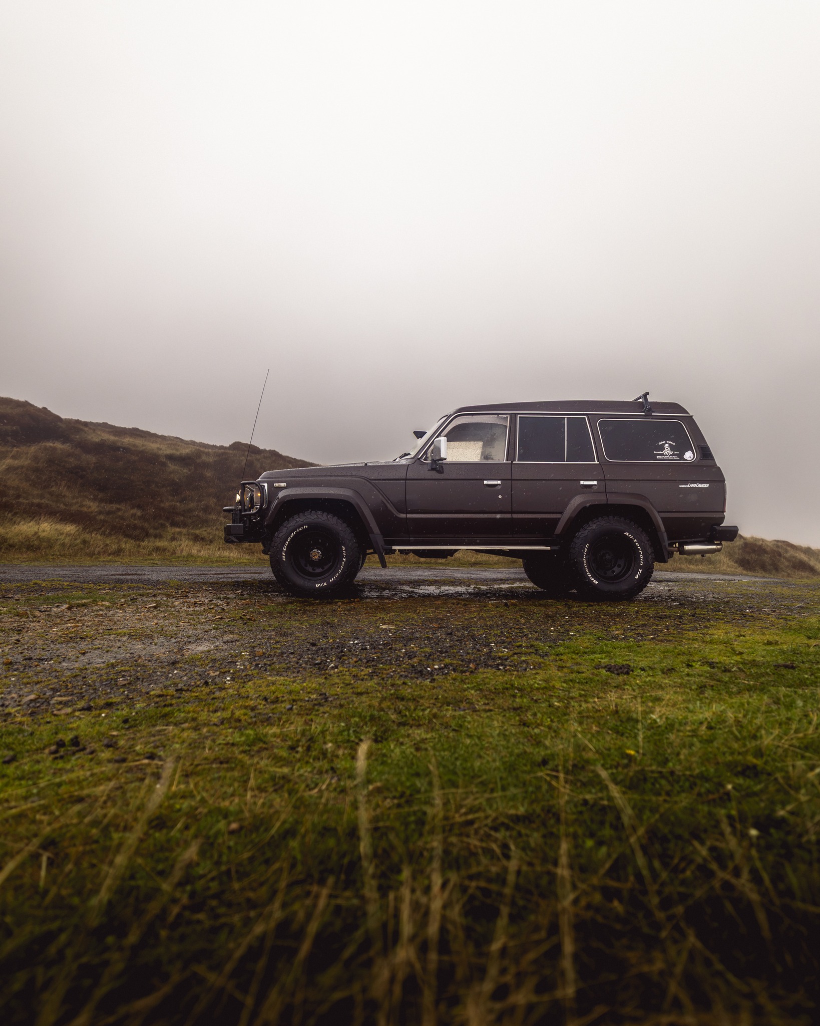 A true classic! 🔥 The 1988 Toyota Land Cruiser HJ61 is here, and