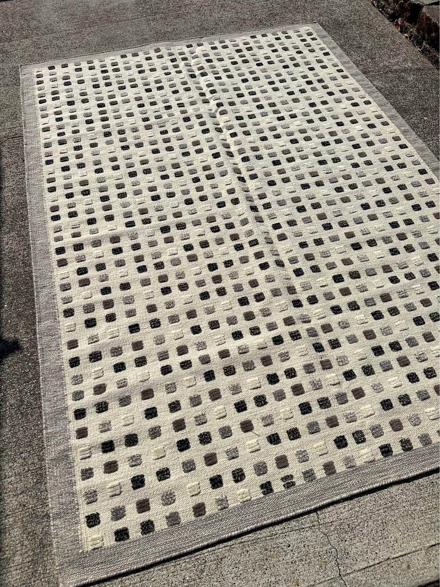 NEW wool area rug 🤍 - Area Rugs | Facebook Marketplace | Facebook
