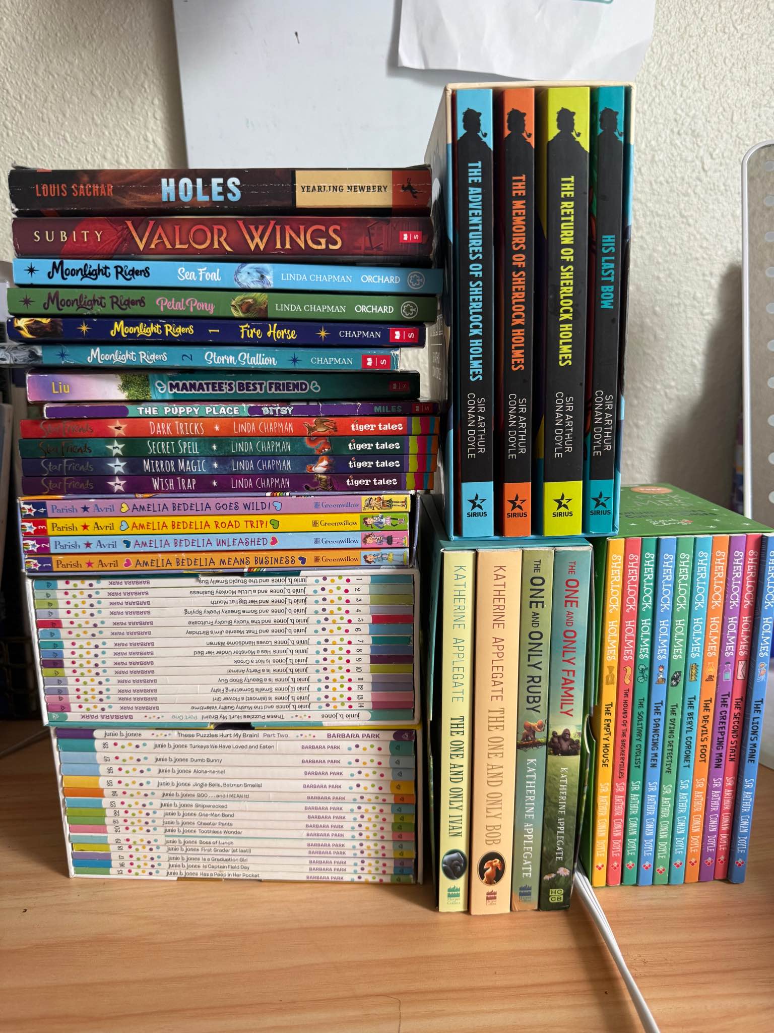 60 chapter books - Books - Lodi, California | Facebook Marketplace ...
