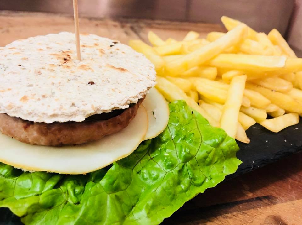 Gradisca Piadineria - Hamburger di pollo con salsa ai carciofi ...