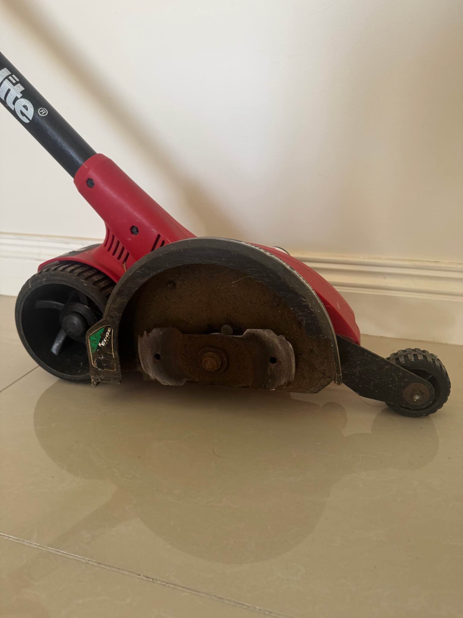 Homelite Electric Lawn Edger – Curb Runner - Edgers - Pakenham ...