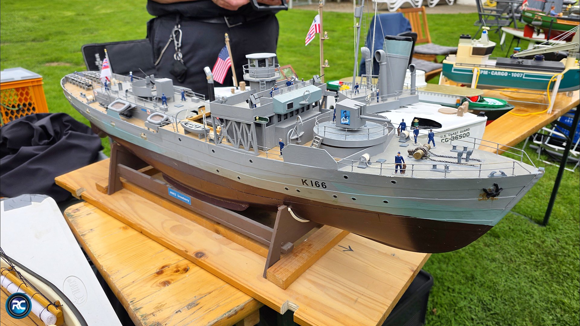 An detailed look at this scale RC model of the HMCS Snowberry