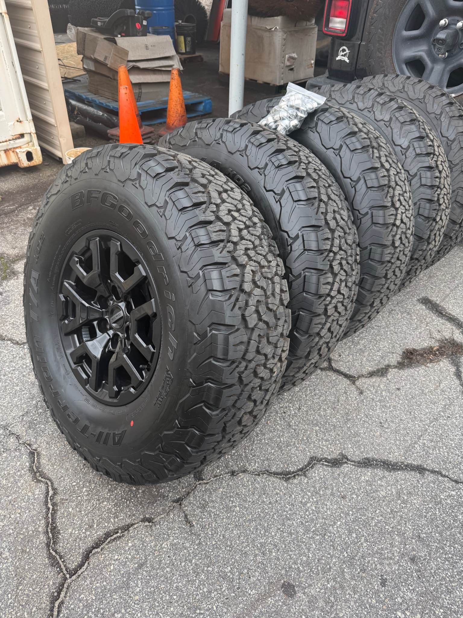 37x12.50r17 bf Goodrich ko2 raptor wheels and tires - Car Wheels, Tires ...