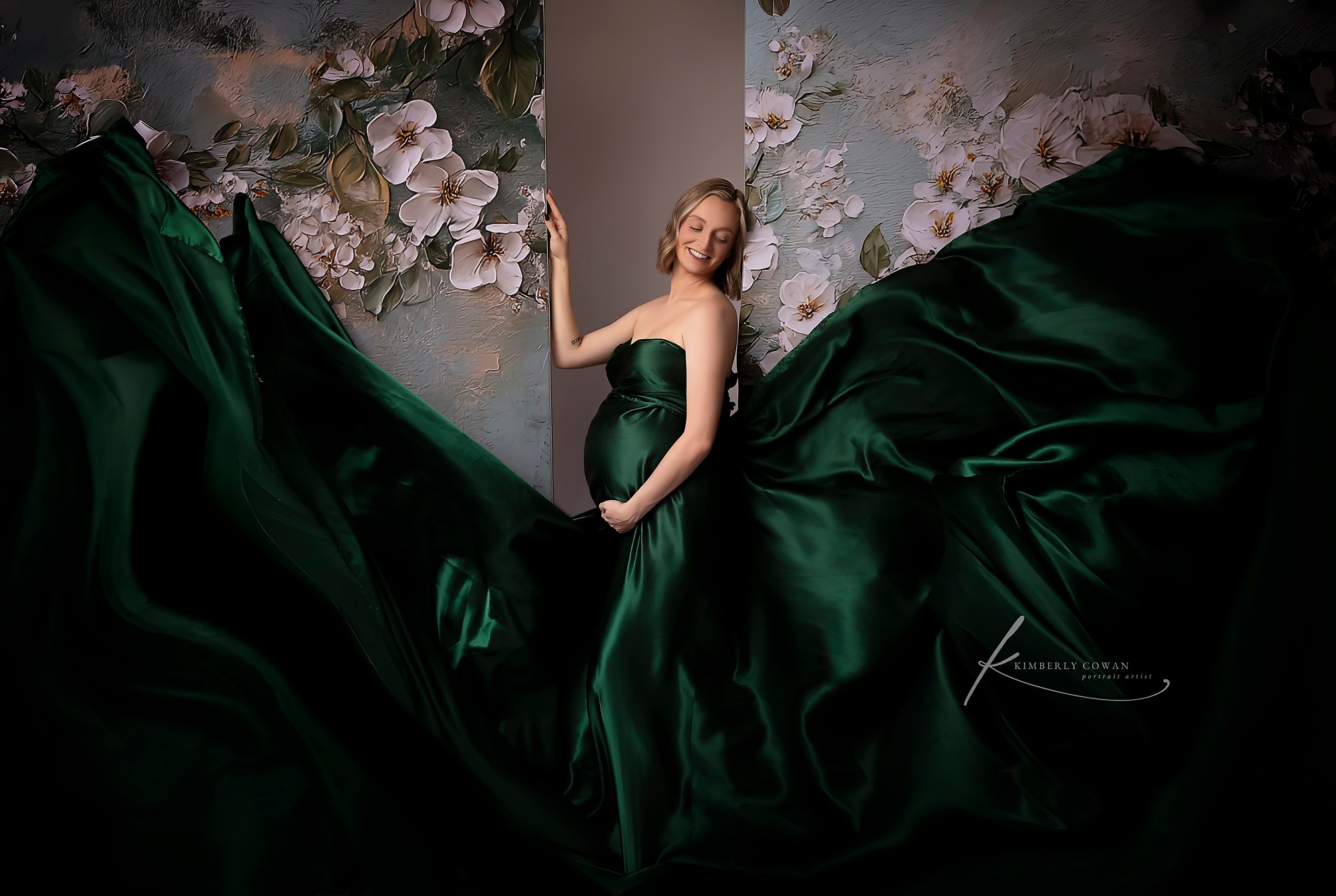 Emerald green maternity portrait in Midland TX