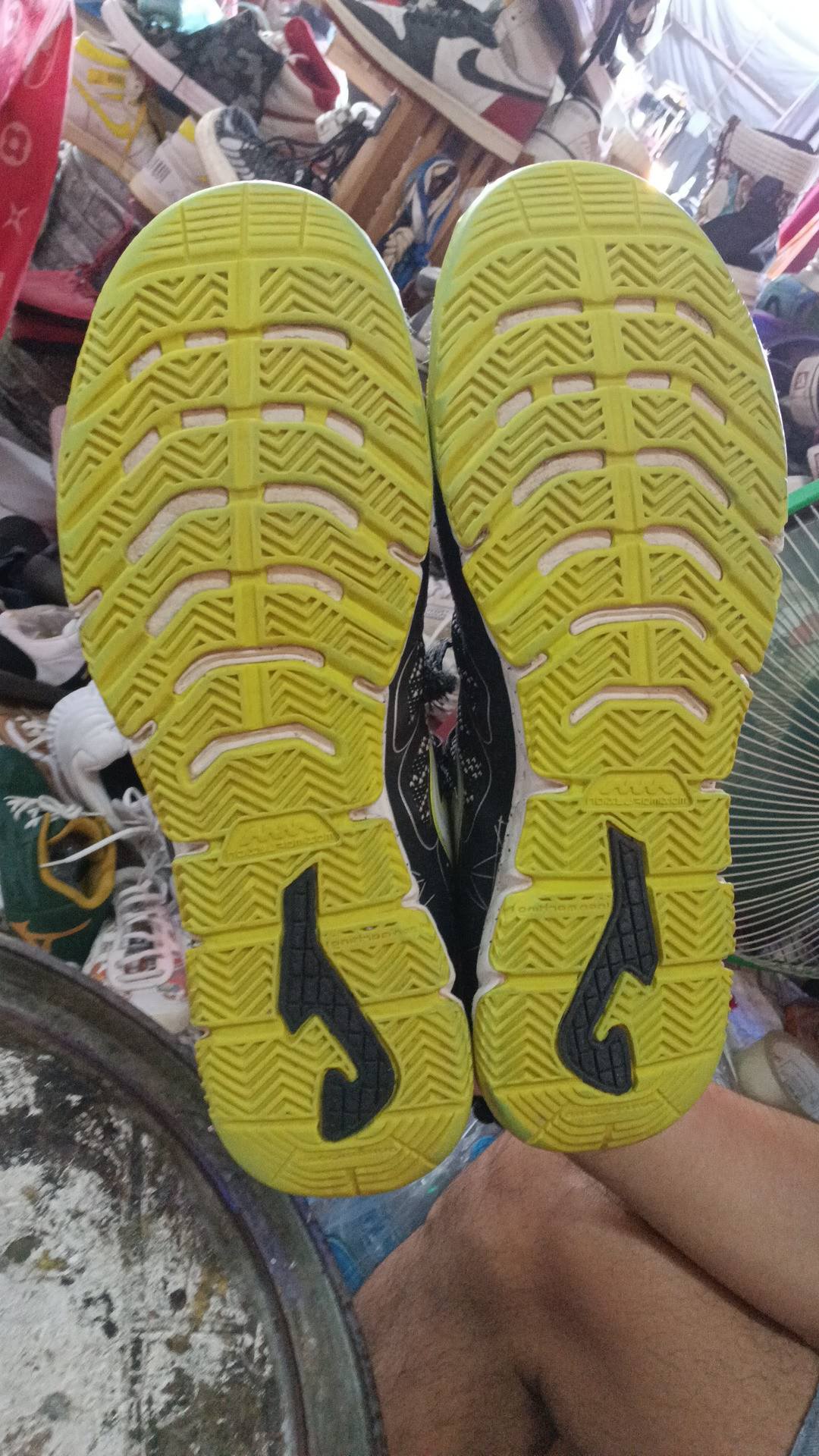รองเท้าฟุตบอล ฟุตซอล มือ1 มือ 2 รับหิ้วทุกแบรนด์ | Facebook