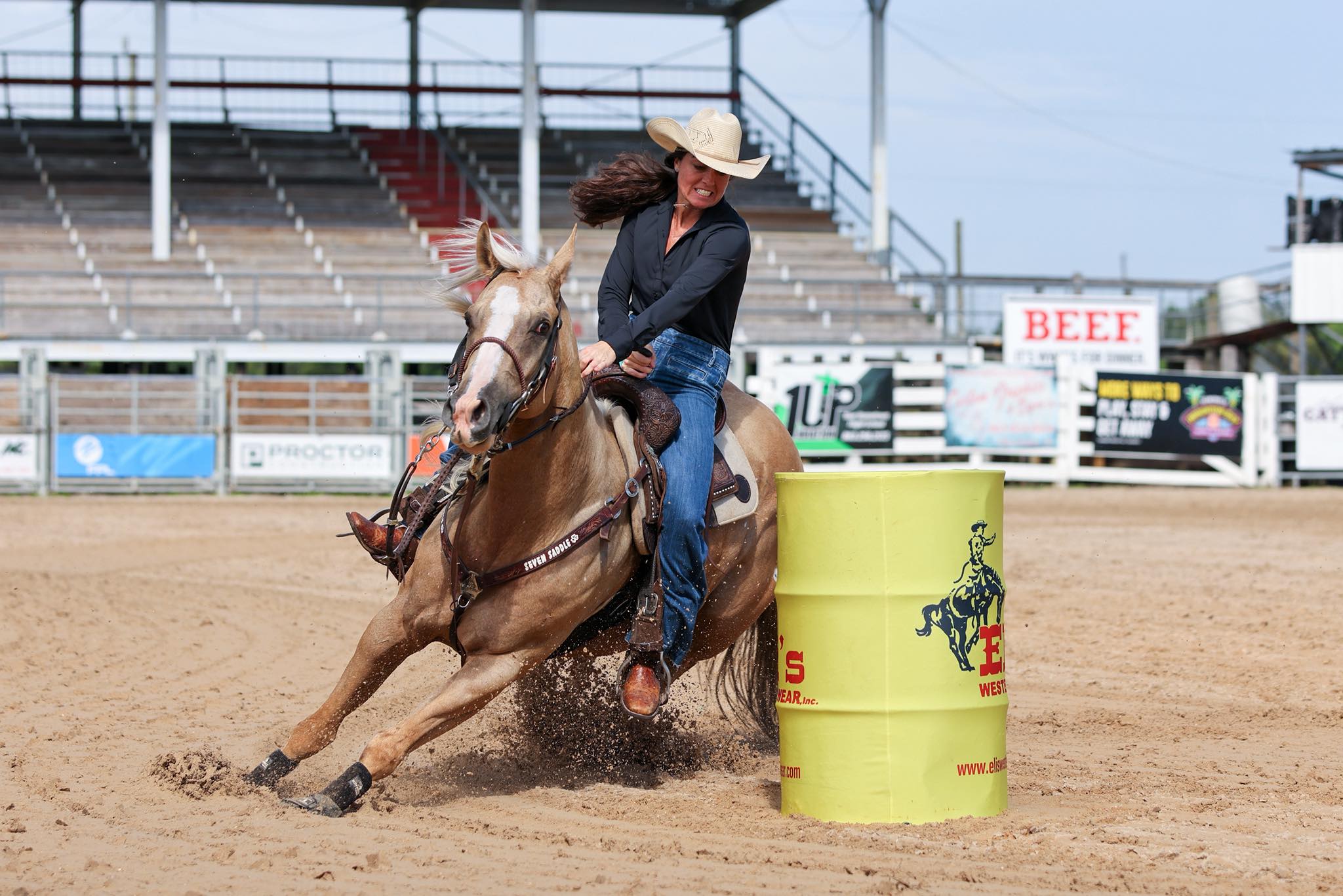 Casey - HT! Girl! You Cute🤓💅🏼 📸: Instinct Films #barrelhorse # ...