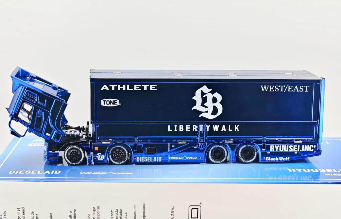 New Arrival GCD 1/64th Liberty Walk Mitsubishi Fuso Super Great