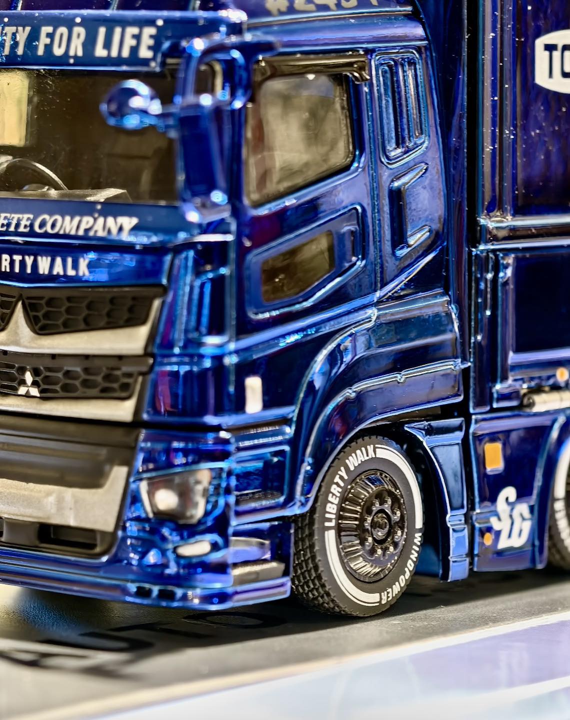 New Arrival GCD 1/64th Liberty Walk Mitsubishi Fuso Super Great