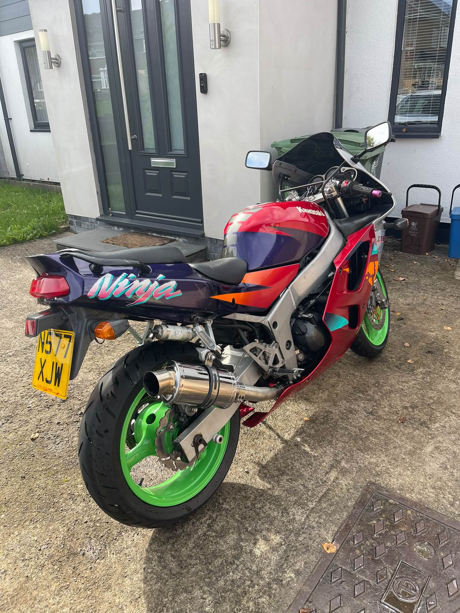 1995-1997 Kawasaki ZX6R for sale with 23k miles, new manifold, and MOT