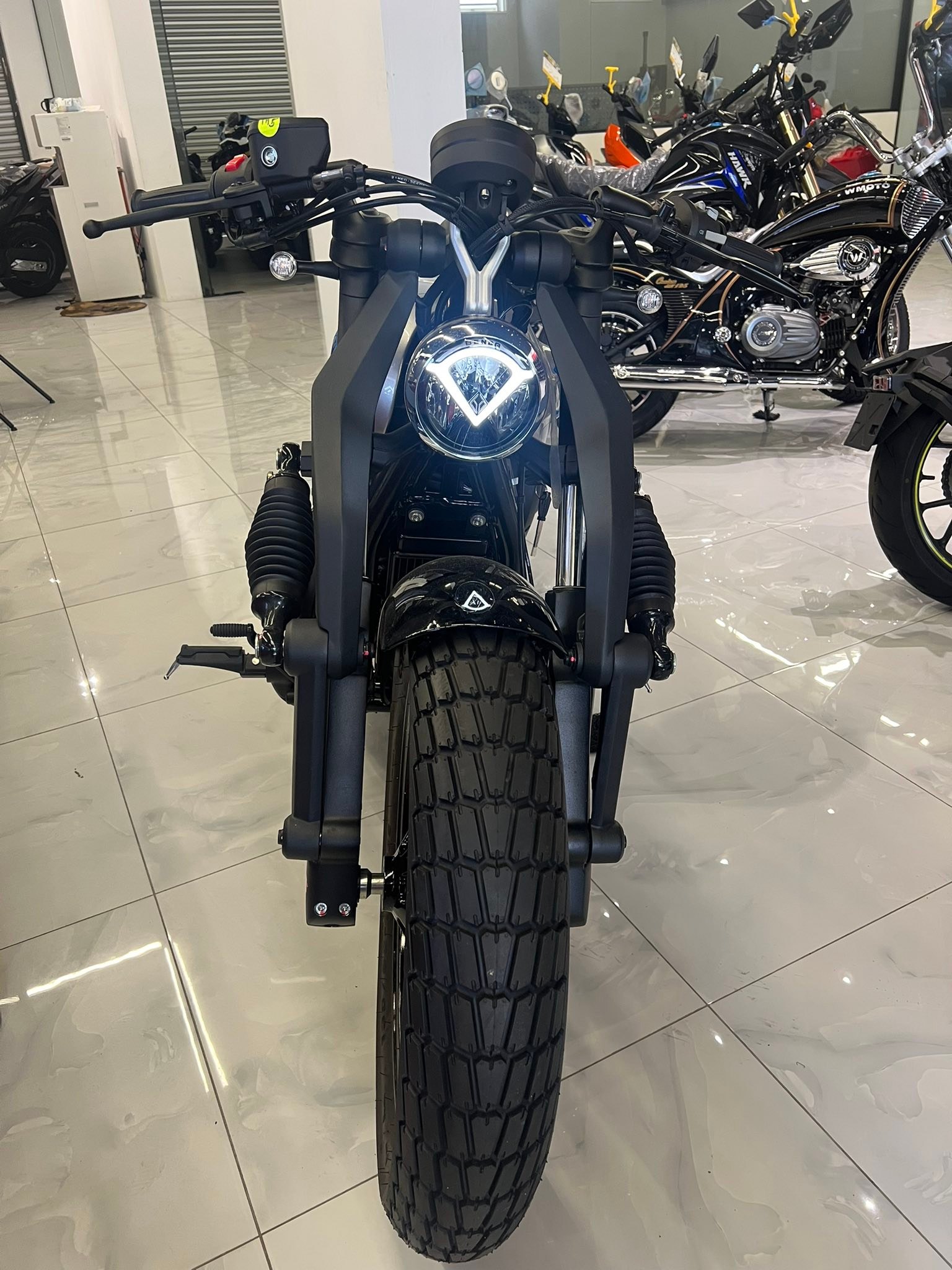 だいさん専用ページ BENDA NAPOLEON BOB 250 🏍️🔥 ✓ Powerful V-Twin Engine ✓ Classic