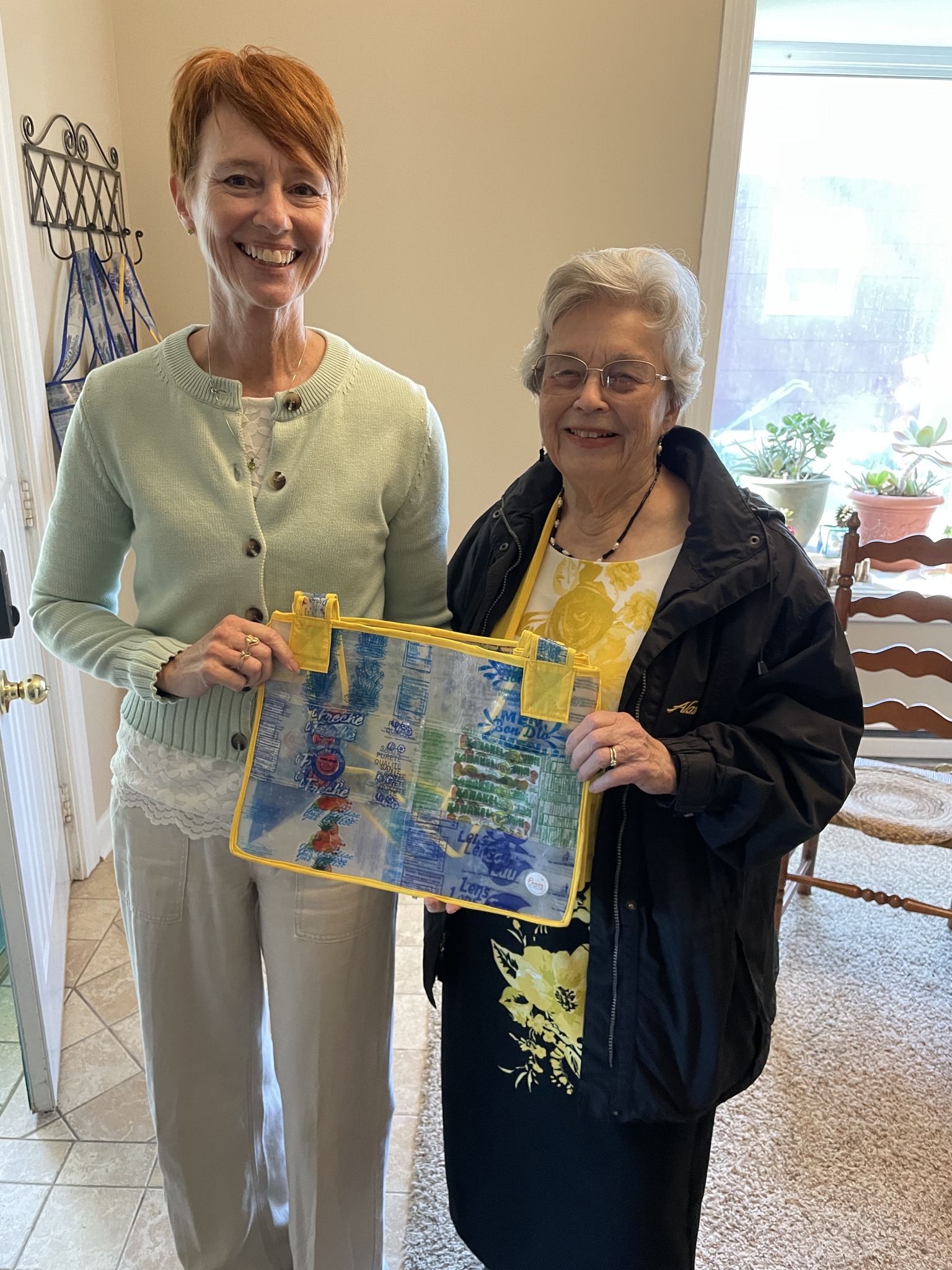 Three generations of moms upgrade Peacecycle bag for Mother's Day