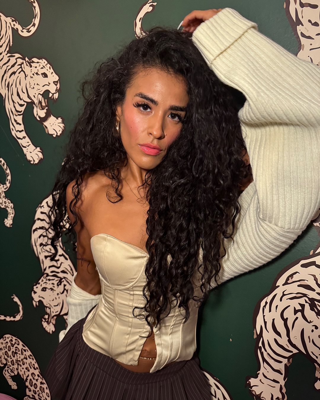 ふぅ様 Dancers? Models? Maybe a little bit of both 😉 Meet these divas on