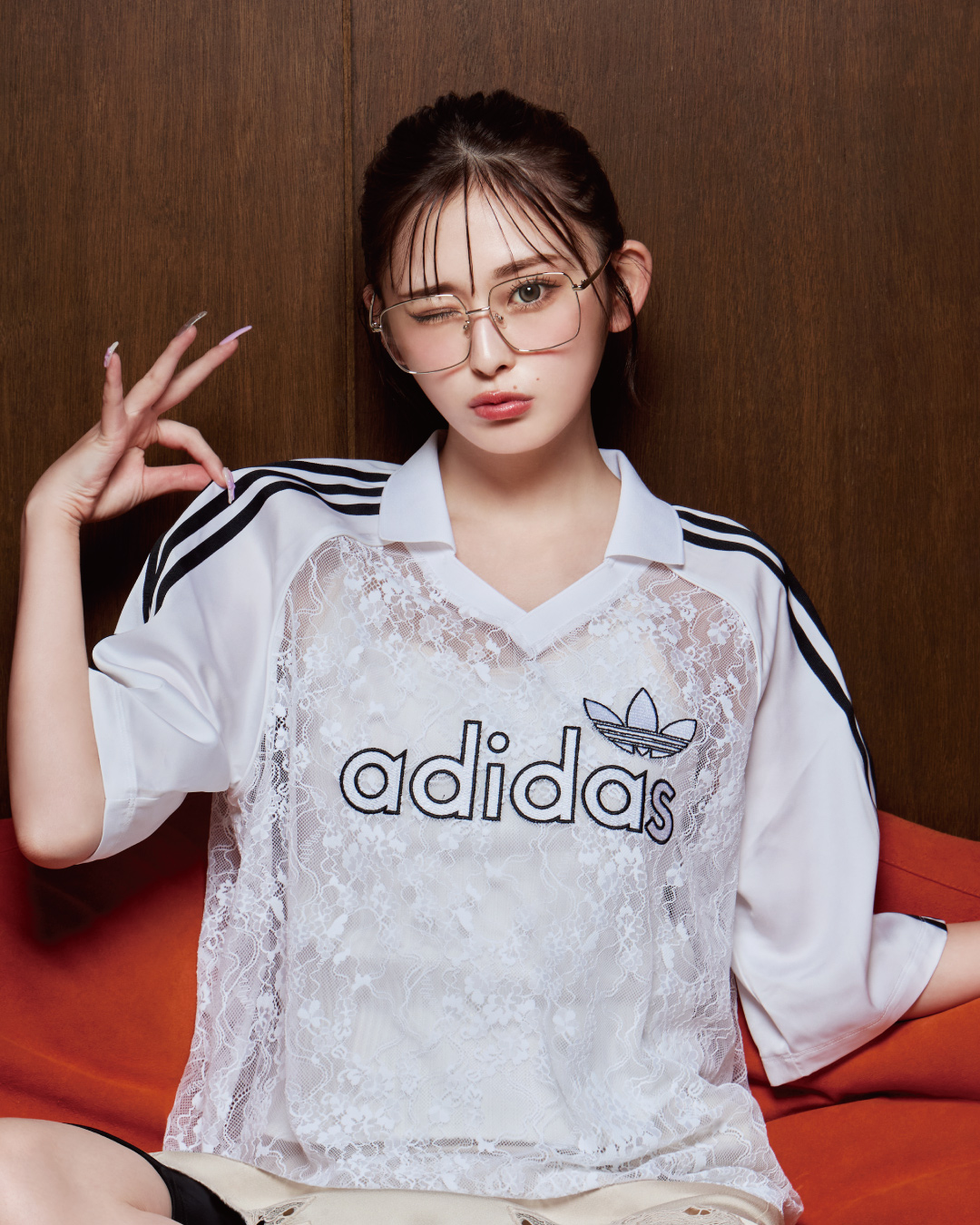 みみ MINAMI＆さくら、今大注目の2人”さくみみ”が adidas Originalsの人気