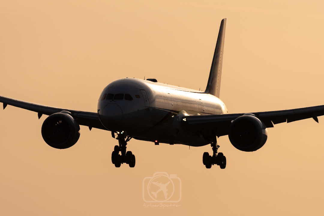 FedEx Boeing 777-FS2 N887FD