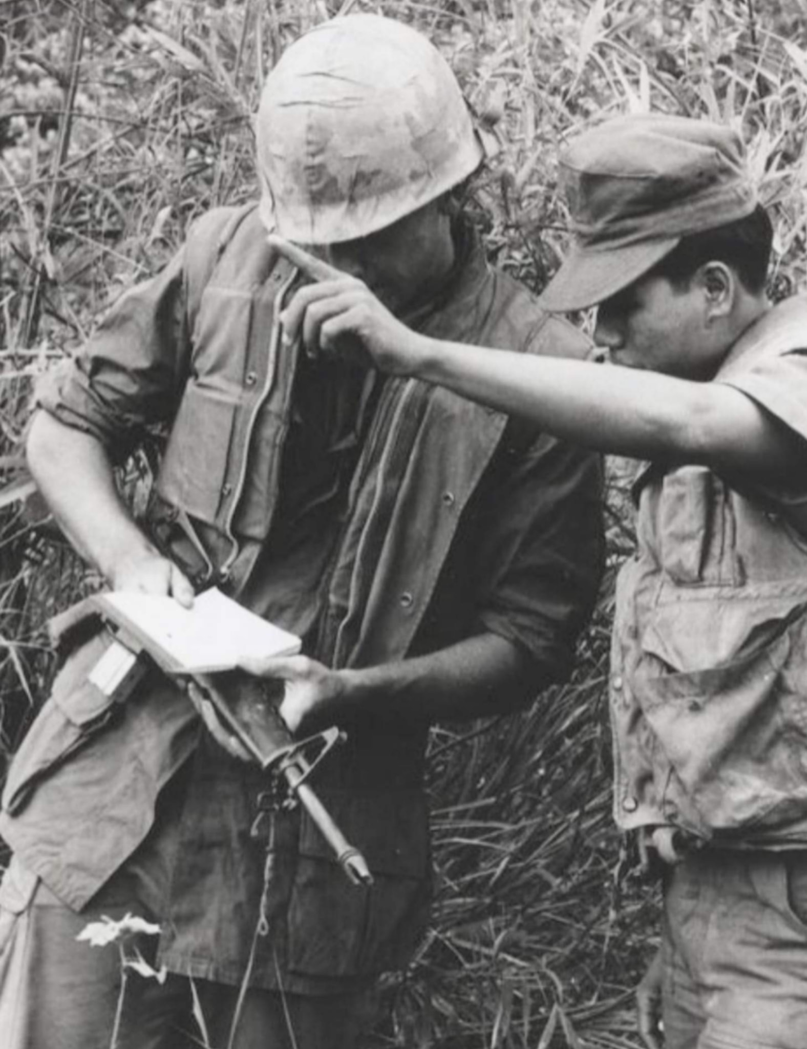 Vietnam War Stories - #VWS A Kit Carson Scout, working with a 3d Marine ...